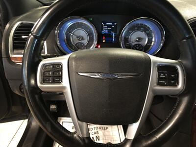 2014 Chrysler 300 Series Touring   - Photo 10 - Saint Louis, MI 48880-9800
