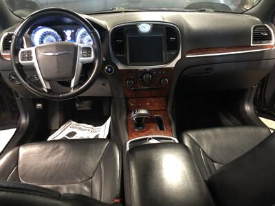 2014 Chrysler 300 Series Touring   - Photo 9 - Saint Louis, MI 48880-9800