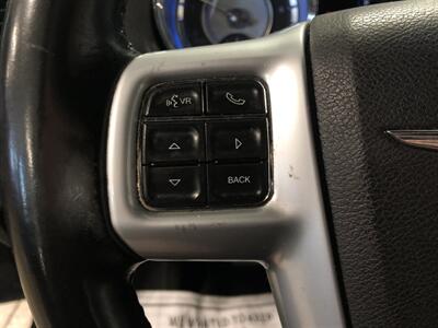 2014 Chrysler 300 Series Touring   - Photo 12 - Saint Louis, MI 48880-9800