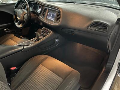 2020 Dodge Challenger SXT   - Photo 19 - Saint Louis, MI 48880-9800