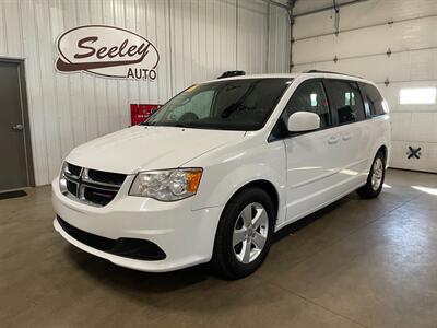 2016 Dodge Grand Caravan SXT   - Photo 2 - Saint Louis, MI 48880-9800