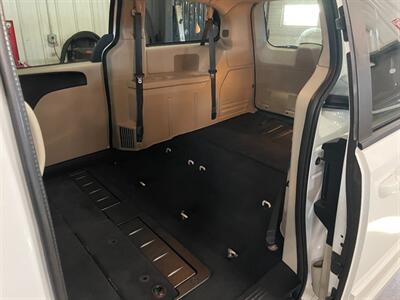 2016 Dodge Grand Caravan SXT   - Photo 16 - Saint Louis, MI 48880-9800