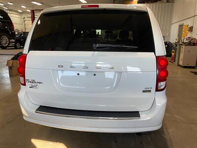 2016 Dodge Grand Caravan SXT   - Photo 7 - Saint Louis, MI 48880-9800