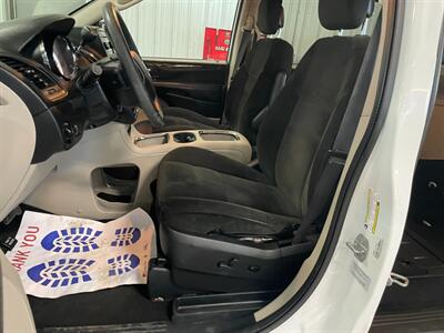 2016 Dodge Grand Caravan SXT   - Photo 15 - Saint Louis, MI 48880-9800