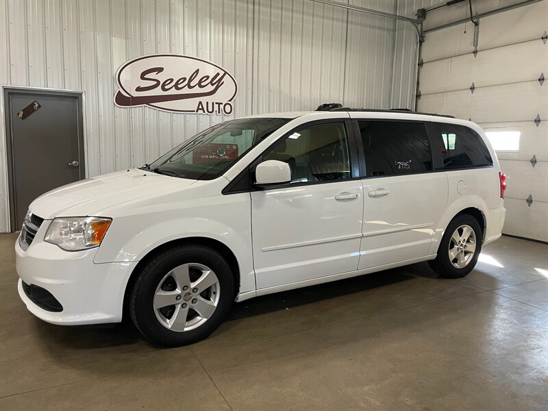 2016 Dodge Grand Caravan SXT   - Photo 1 - Saint Louis, MI 48880-9800