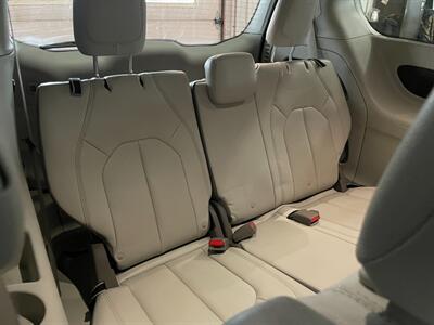 2018 Chrysler Pacifica Touring L - Photo 19 - Saint Louis, MI 48880-9800