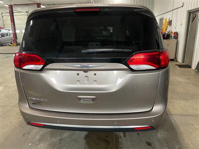 2018 Chrysler Pacifica Touring L - Photo 26 - Saint Louis, MI 48880-9800