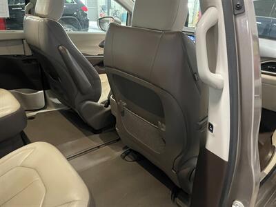 2018 Chrysler Pacifica Touring L - Photo 20 - Saint Louis, MI 48880-9800