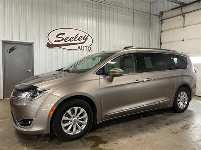 2018 Chrysler Pacifica Touring L - Photo 1 - Saint Louis, MI 48880-9800