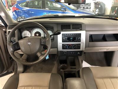 2010 Dodge Dakota Laramie   - Photo 7 - Saint Louis, MI 48880-9800