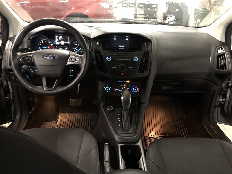 2017 Ford Focus SE photo