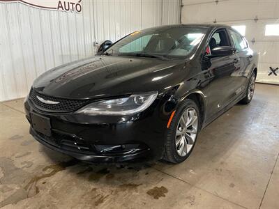 2015 Chrysler 200 S - Photo 2 - Saint Louis, MI 48880-9800