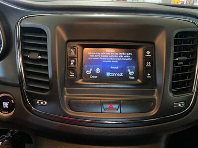 2015 Chrysler 200 S - Photo 8 - Saint Louis, MI 48880-9800