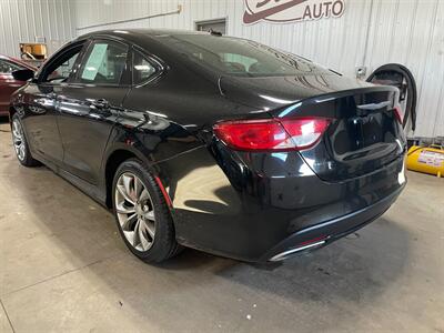 2015 Chrysler 200 S - Photo 3 - Saint Louis, MI 48880-9800