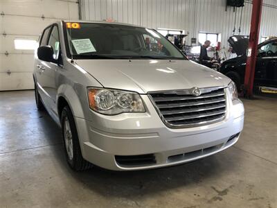 2010 Chrysler Town & Country LX   - Photo 4 - Saint Louis, MI 48880-9800