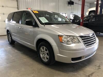 2010 Chrysler Town & Country LX   - Photo 5 - Saint Louis, MI 48880-9800