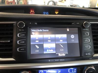 2018 Toyota Highlander XLE - Photo 13 - Saint Louis, MI 48880-9800