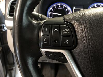 2018 Toyota Highlander XLE - Photo 6 - Saint Louis, MI 48880-9800