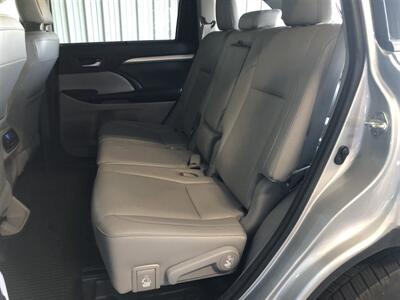 2018 Toyota Highlander XLE - Photo 18 - Saint Louis, MI 48880-9800