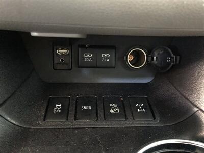 2018 Toyota Highlander XLE - Photo 17 - Saint Louis, MI 48880-9800