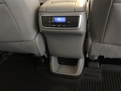 2018 Toyota Highlander XLE - Photo 25 - Saint Louis, MI 48880-9800