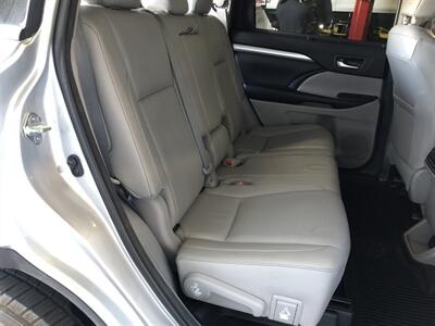 2018 Toyota Highlander XLE - Photo 23 - Saint Louis, MI 48880-9800