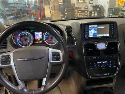 2013 Chrysler Town and Country Touring   - Photo 7 - Saint Louis, MI 48880-9800