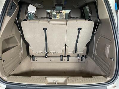 2013 Chrysler Town and Country Touring   - Photo 23 - Saint Louis, MI 48880-9800