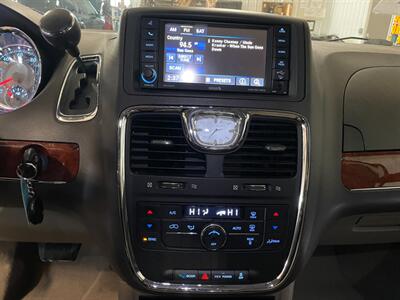2013 Chrysler Town and Country Touring   - Photo 8 - Saint Louis, MI 48880-9800