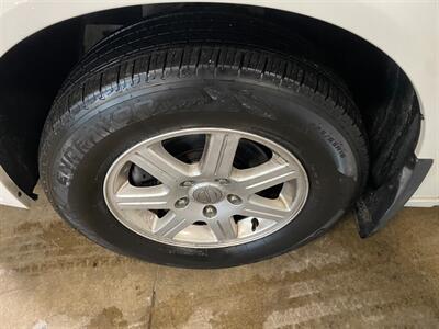 2013 Chrysler Town and Country Touring   - Photo 22 - Saint Louis, MI 48880-9800