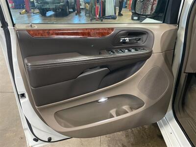 2013 Chrysler Town and Country Touring   - Photo 21 - Saint Louis, MI 48880-9800