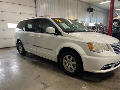 2013 Chrysler Town and Country Touring   - Photo 5 - Saint Louis, MI 48880-9800