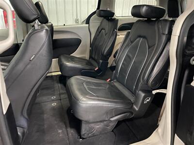 2019 Chrysler Pacifica Touring L   - Photo 17 - Saint Louis, MI 48880-9800