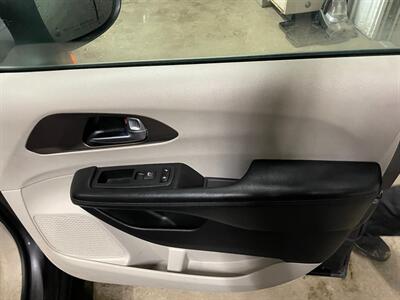 2019 Chrysler Pacifica Touring L   - Photo 22 - Saint Louis, MI 48880-9800