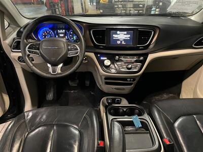 2019 Chrysler Pacifica Touring L   - Photo 8 - Saint Louis, MI 48880-9800