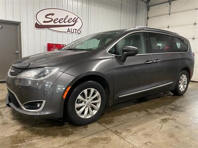 2019 Chrysler Pacifica Touring L   - Photo 1 - Saint Louis, MI 48880-9800