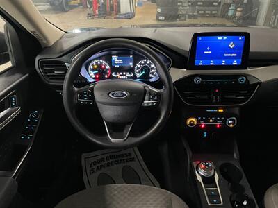 2020 Ford Escape SE   - Photo 8 - Saint Louis, MI 48880-9800