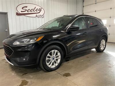 2020 Ford Escape SE   - Photo 1 - Saint Louis, MI 48880-9800