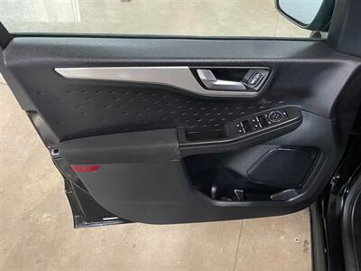 2020 Ford Escape SE   - Photo 19 - Saint Louis, MI 48880-9800