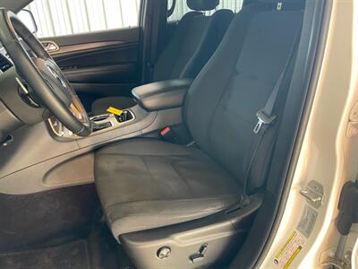 2017 Jeep Grand Cherokee Laredo   - Photo 13 - Saint Louis, MI 48880-9800