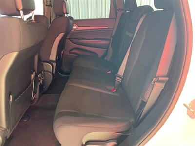 2017 Jeep Grand Cherokee Laredo   - Photo 14 - Saint Louis, MI 48880-9800