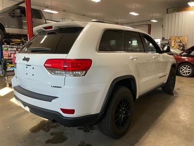 2017 Jeep Grand Cherokee Laredo   - Photo 6 - Saint Louis, MI 48880-9800