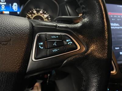 2015 Ford Focus SE - Photo 11 - Saint Louis, MI 48880-9800
