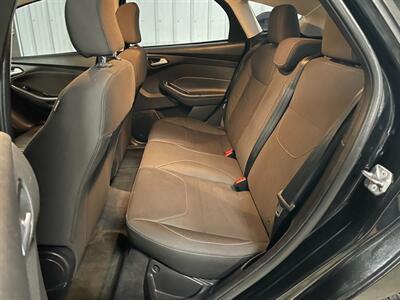 2015 Ford Focus SE - Photo 15 - Saint Louis, MI 48880-9800