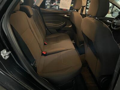 2015 Ford Focus SE - Photo 17 - Saint Louis, MI 48880-9800