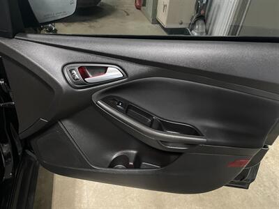 2015 Ford Focus SE - Photo 20 - Saint Louis, MI 48880-9800