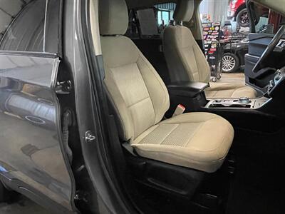 2022 Ford Explorer   - Photo 22 - Saint Louis, MI 48880-9800