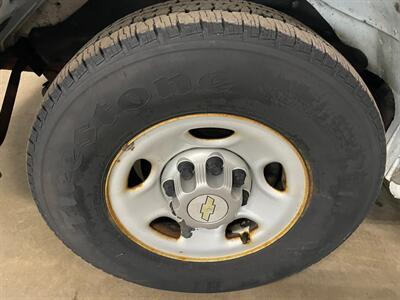 2011 Chevrolet Express LS 3500   - Photo 20 - Saint Louis, MI 48880-9800
