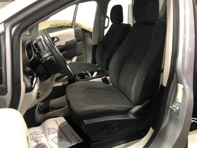 2018 Chrysler Pacifica Touring Plus   - Photo 14 - Saint Louis, MI 48880-9800