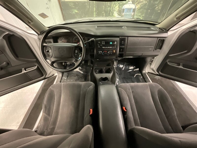 2004 Dodge Dakota SXT Quad Cab 2WD / 3.7L V6 / LOCAL / 85,000 MILES  / RUST FREE / Excel Cond - Photo 19 - Gladstone, OR 97027